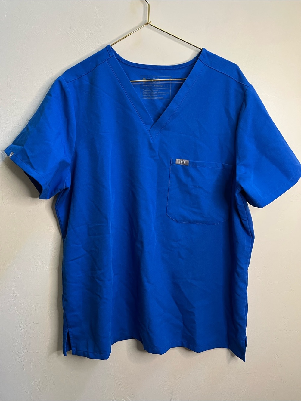 Figs Women's V-Neck Scrub Top - Royal Blue